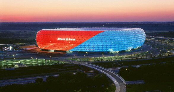 Ein hochkarätiges Champions League Spiel + in der VIP-Area der Allianz Arena + unserem Elite Escort Service München = DAS perfekte Escort Date!