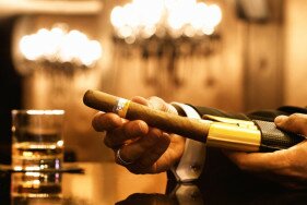 Cohiba Zigarren und VIP Escortservice – la dolce Vita!